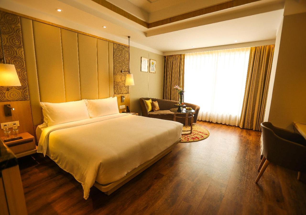Отель Radisson Бхопал Экстерьер фото