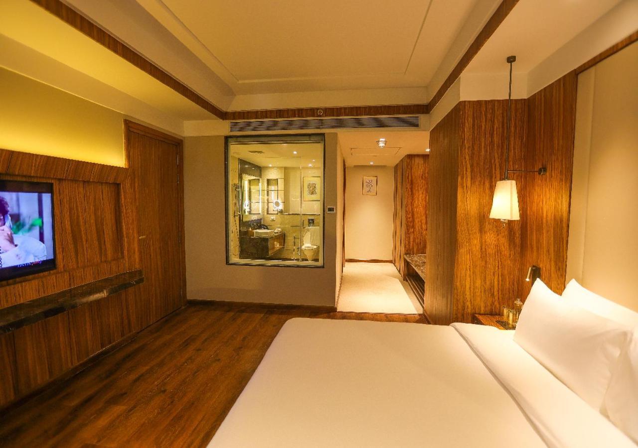 Отель Radisson Бхопал Экстерьер фото
