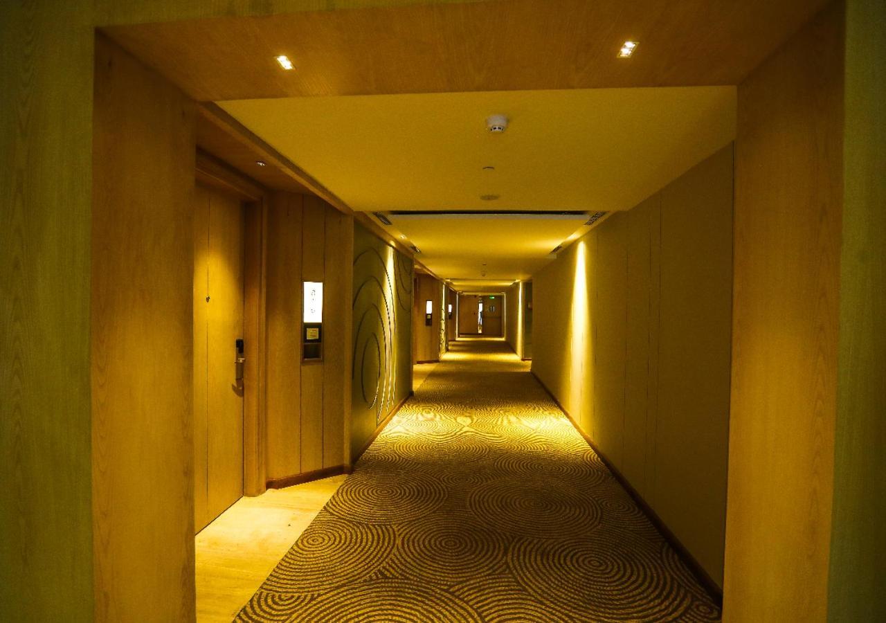 Отель Radisson Бхопал Экстерьер фото