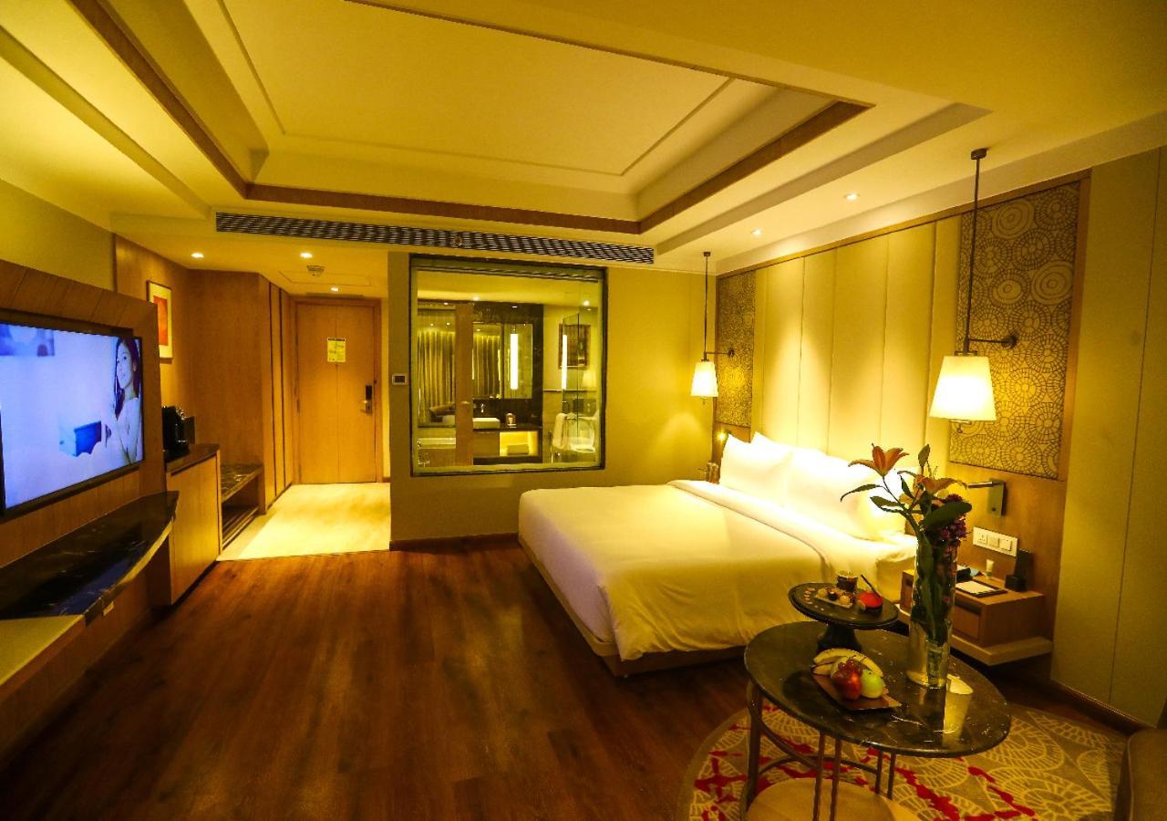 Отель Radisson Бхопал Экстерьер фото