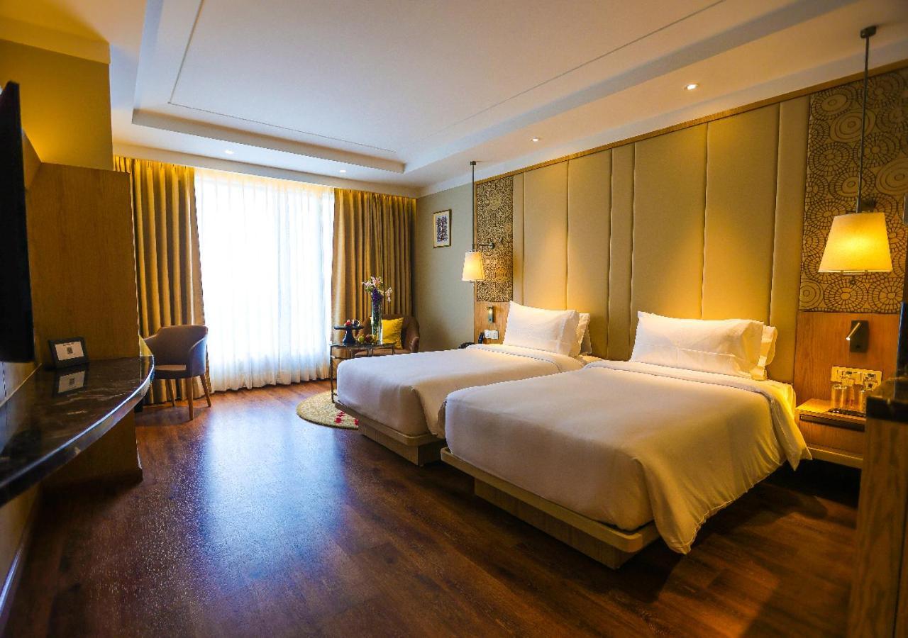 Отель Radisson Бхопал Экстерьер фото