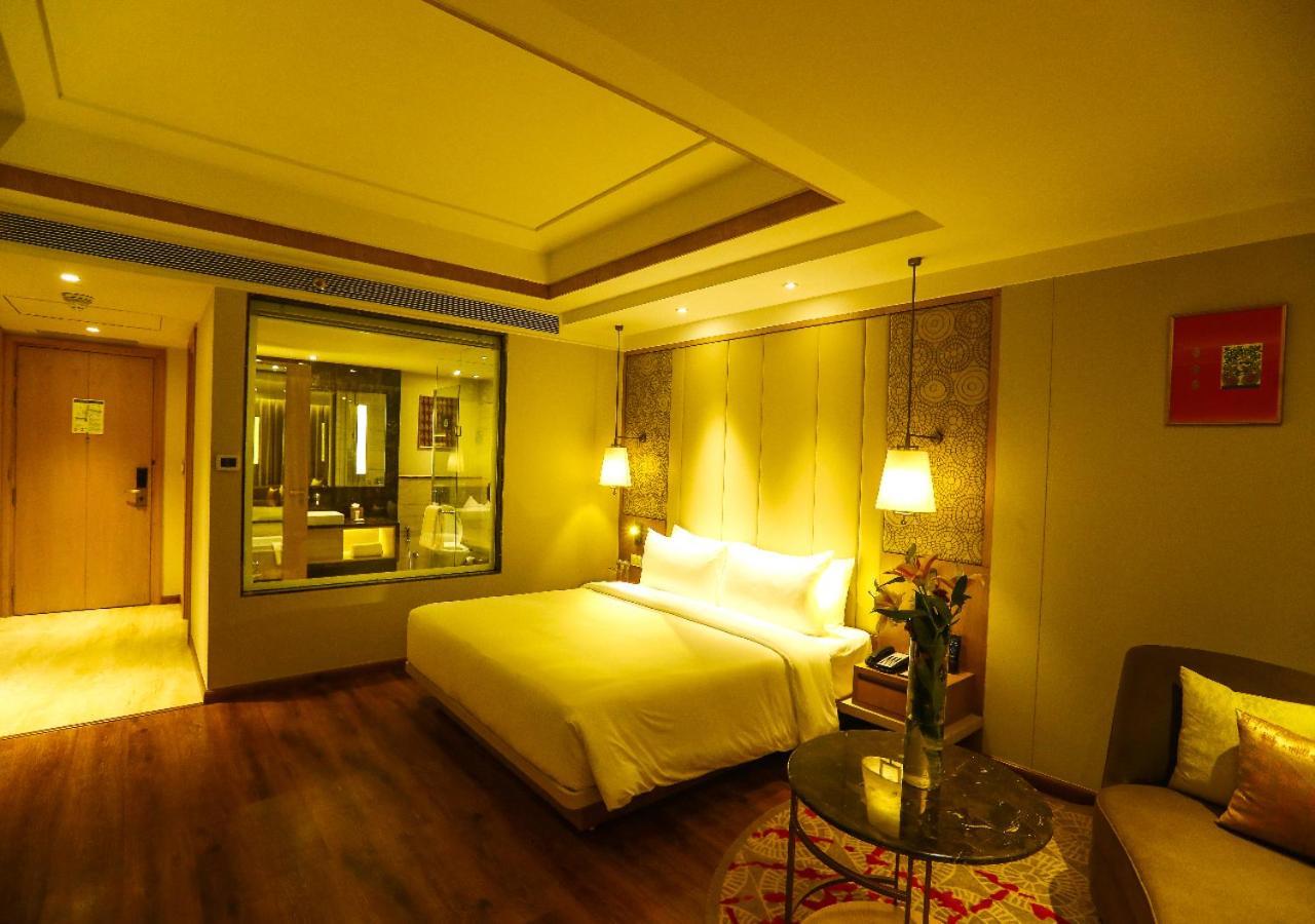 Отель Radisson Бхопал Экстерьер фото