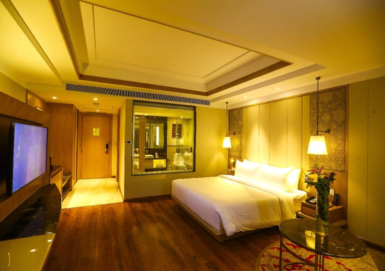 Отель Radisson Бхопал Экстерьер фото
